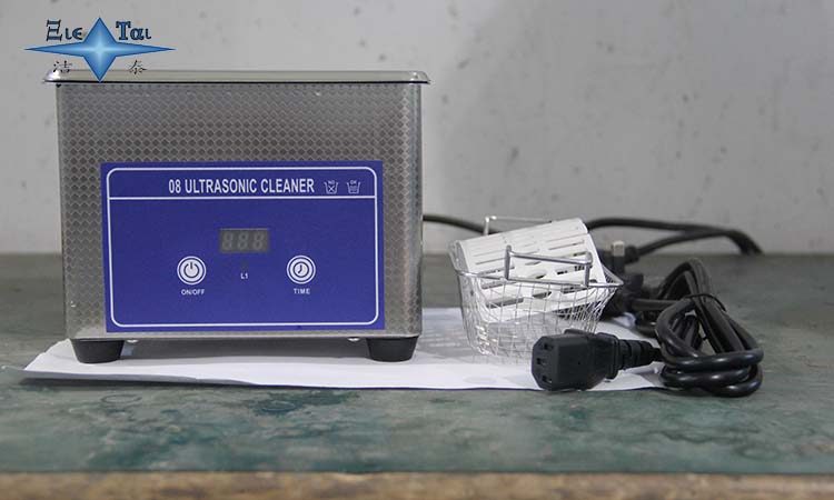 小型超聲波清洗機(jī)需要專用水嗎?有哪些用處? 小型超聲波清洗機(jī)需要專用水嗎?有哪些用處?