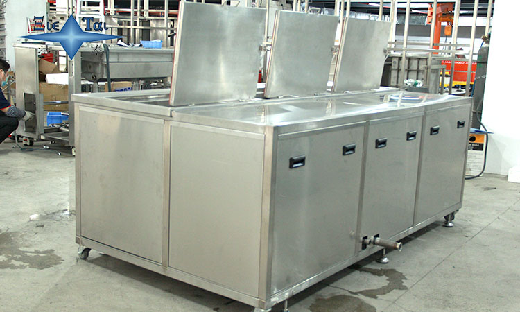 超聲波清洗機(jī)容器選擇指南:材質(zhì)、設(shè)計(jì)與應(yīng)用 超聲波清洗機(jī)容器選擇指南:材質(zhì)、設(shè)計(jì)與應(yīng)用